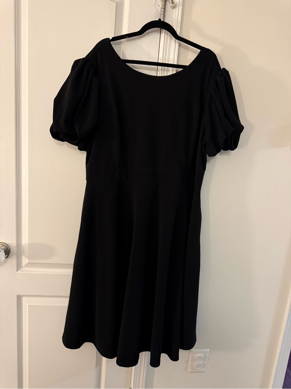 Ivy City Co. Black Midi Dress w/Puff Sleeves